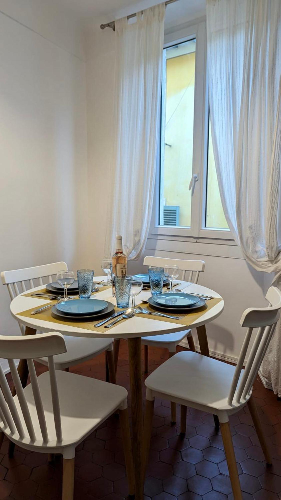Typique - 2 Bedrooms,Typical Apartment-Old Town นีซ ภายนอก รูปภาพ