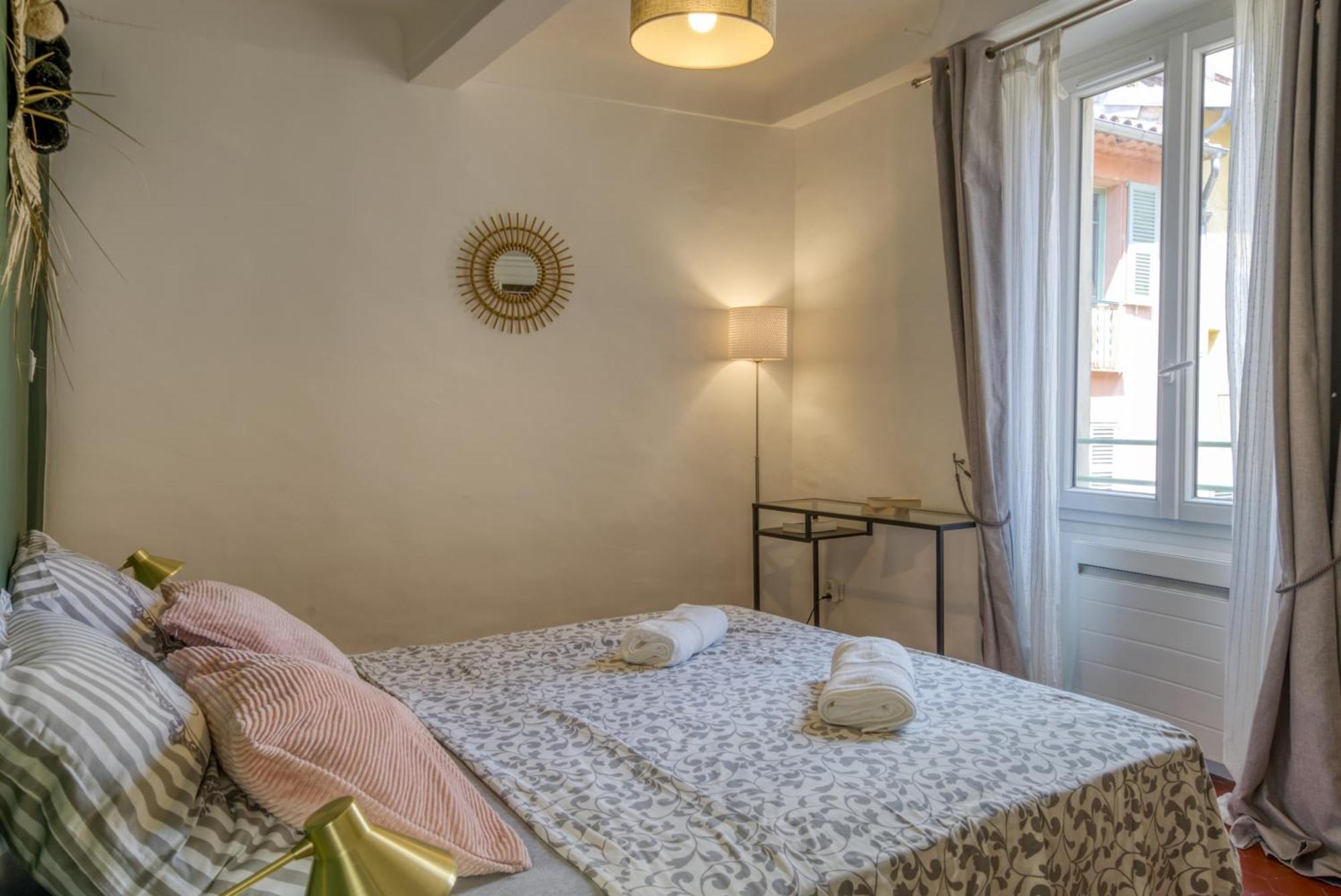 Typique - 2 Bedrooms,Typical Apartment-Old Town นีซ ภายนอก รูปภาพ